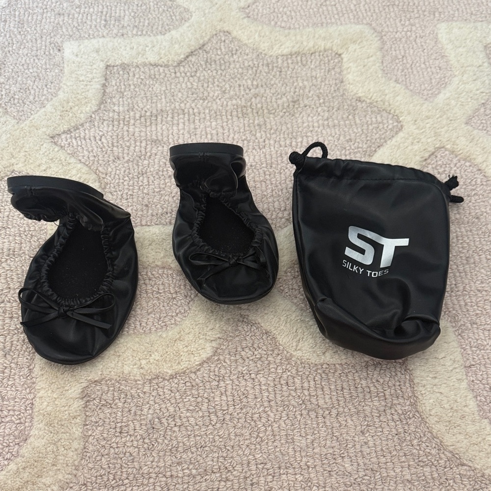Silky Toes Black Foldable Ballet  Flats